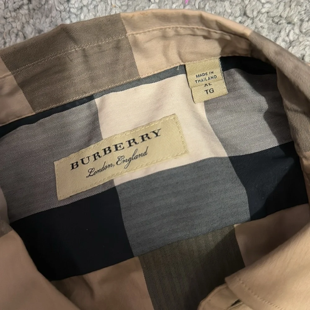 Authentic Men’s Burberry Slim Shirt - Picture 2 of 4